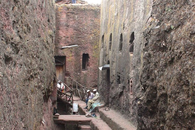 2 days Lalibela tour - Day 1: from Lalibela Airport to Bet Medhane Alem