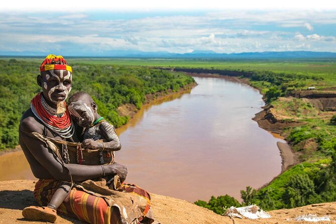 6-Day Omo Valley Cultural Private Tour - Day 3: Karo body painting and a Hamer family village