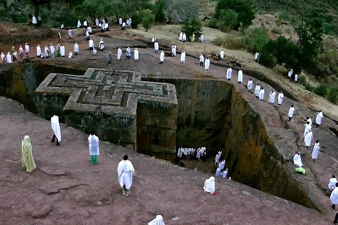 6 Days Lalibela, Omo Valley and Harar - Harar’s walls, markets, and evening hyenas