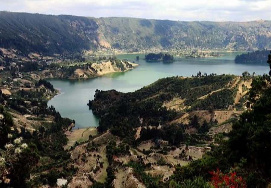 Addis Ababa: 2-Day Wenchi Crater Lake Tour with Boat Ride - A traditional lunch beside Wenchi Lake