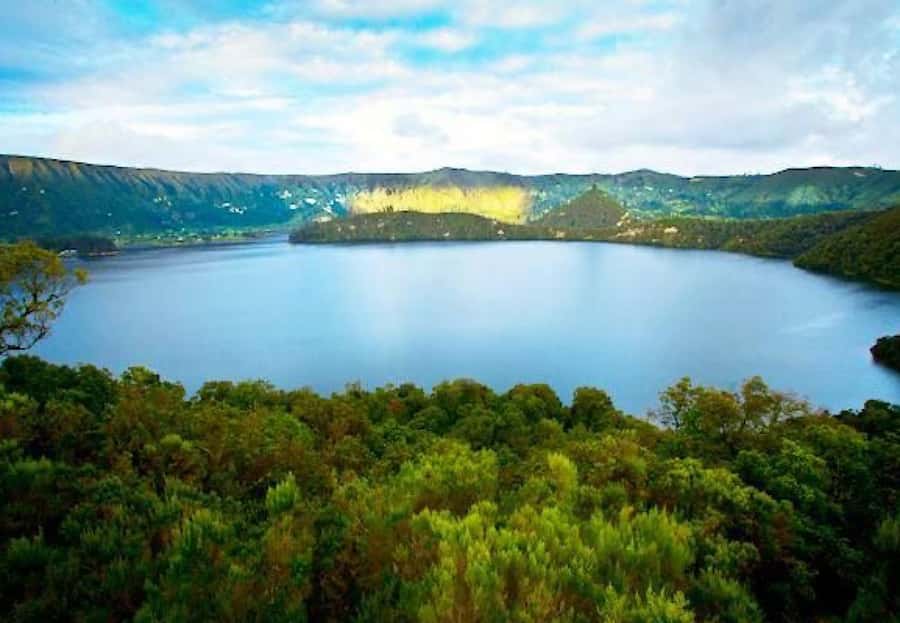 Addis Ababa: 2-Day Wenchi Crater Lake Tour with Boat Ride - The climb back and a night at Wenchi
