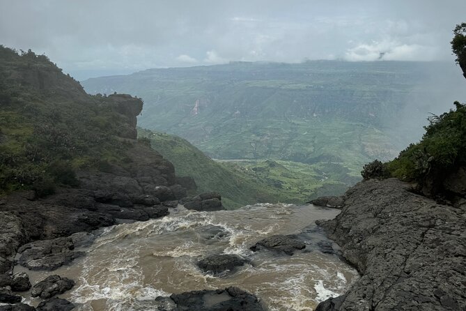 Day Trip From Addis Ababa To Debre Libanos and Portuguese Bridge - The 1,000-meter gorge and its birdwatching pause