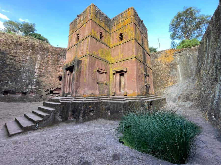 Full Day lalībela church's tour - Arriving in Lalibela from the airport