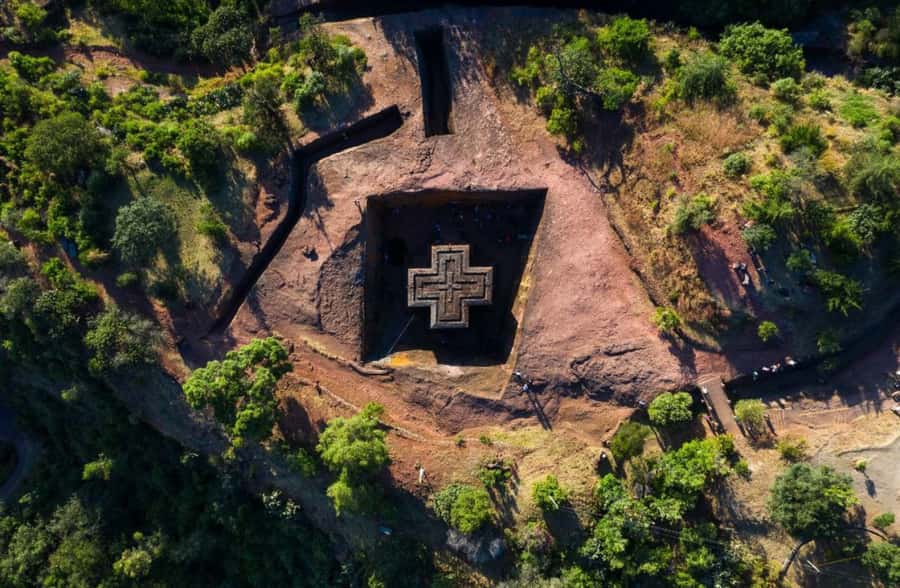 Full Day lalībela church's tour - King Lalibela and the story behind the churches
