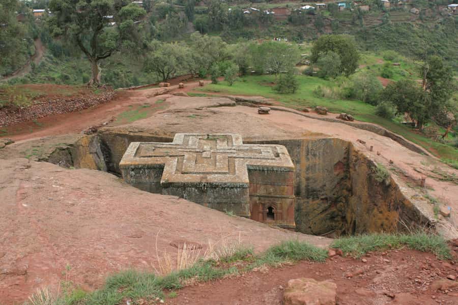 Lalibela: Churches Full-Day Private Tour w/Coffee Ceremony - Lunch, walking, and the change to the southeastern cluster