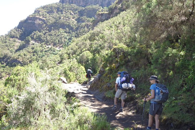 Lasta Mountains: Highland Eco Trekking Tour in Lalibela - Asheten Maryam and its cave church