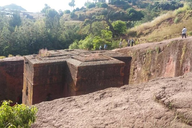 Tour 11 monolithic rock churches & museum in Lalibela & cave church with mummies - The southeastern cluster and St. George